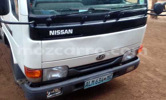 Comprar Usado Nissan Pickup Branco Carro em Inhambane em Inhambane