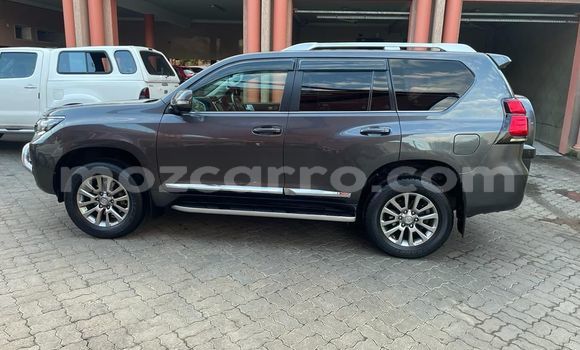Nunua Ilio tumika Toyota Land Cruiser Prado Fedha Gari ndani ya Maputo nchini Maputo Nunua Ilio tumika Toyota Land Cruiser Prado Fedha Gari ndani ya Maputo nchini Maputo
