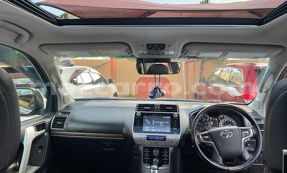 Nunua Ilio tumika Toyota Land Cruiser Prado Fedha Gari ndani ya Maputo nchini Maputo Nunua Ilio tumika Toyota Land Cruiser Prado Fedha Gari ndani ya Maputo nchini Maputo