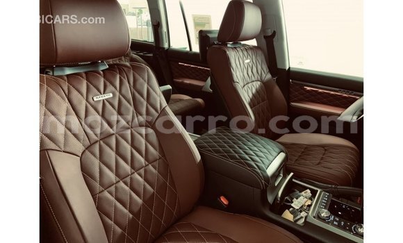 Nunua Imported Toyota Land Cruiser Nyeusi Gari ndani ya Import - Dubai nchini Cabo Delgado Nunua Imported Toyota Land Cruiser Nyeusi Gari ndani ya Import - Dubai nchini Cabo Delgado
