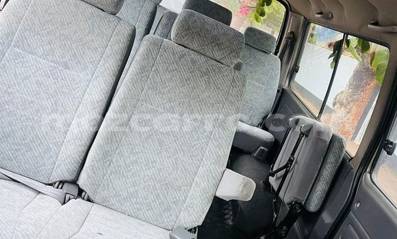 Nunua Ilio tumika Toyota Hiace Brown Gari ndani ya Maputo nchini Maputo Nunua Ilio tumika Toyota Hiace Brown Gari ndani ya Maputo nchini Maputo
