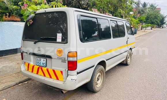Nunua Ilio tumika Toyota Hiace Brown Gari ndani ya Maputo nchini Maputo Nunua Ilio tumika Toyota Hiace Brown Gari ndani ya Maputo nchini Maputo