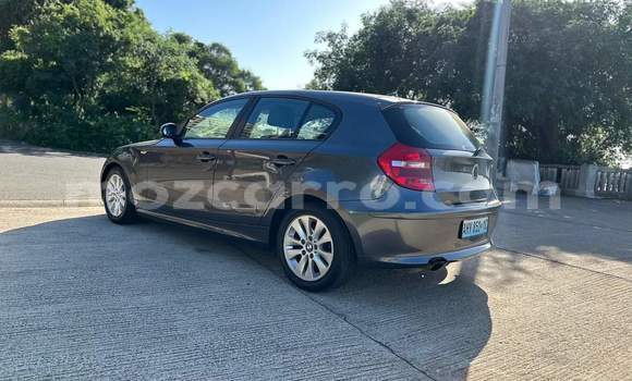 Nunua Ilio tumika BMW 1-Series Nyingine Gari ndani ya Maputo nchini Maputo Nunua Ilio tumika BMW 1-Series Nyingine Gari ndani ya Maputo nchini Maputo