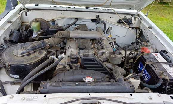 Comprar Usado Toyota Land Cruiser Branco Carro em Maputo em Maputo Comprar Usado Toyota Land Cruiser Branco Carro em Maputo em Maputo