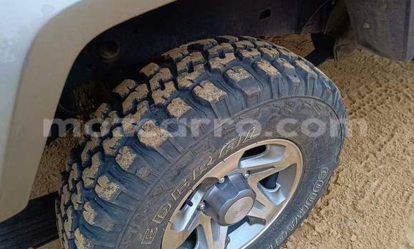 Comprar Usado Toyota Land Cruiser Branco Carro em Maputo em Maputo Comprar Usado Toyota Land Cruiser Branco Carro em Maputo em Maputo