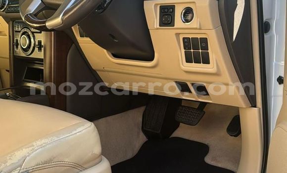 Buy Used Toyota Land Cruiser Prado White Car in Maputo in Maputo Buy Used Toyota Land Cruiser Prado White Car in Maputo in Maputo