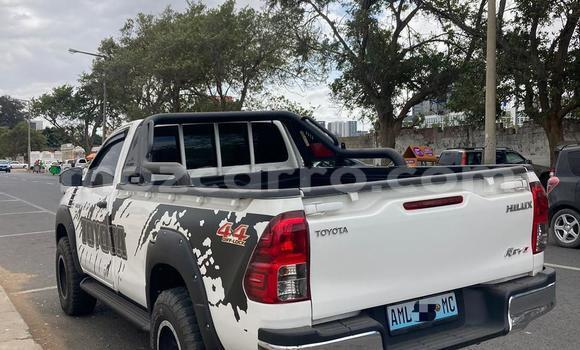 Buy Used Toyota Hiluxe Revo White Car in Maputo in Maputo Buy Used Toyota Hiluxe Revo White Car in Maputo in Maputo