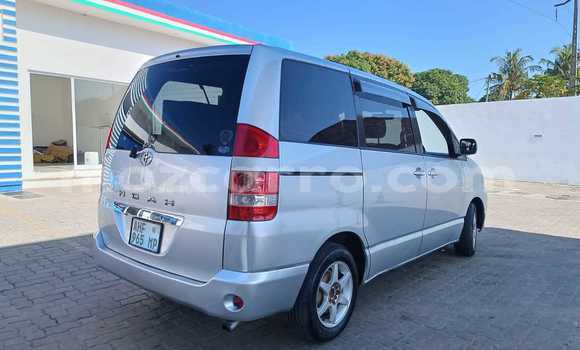 Nunua Ilio tumika Toyota Noah Fedha Gari ndani ya Maputo nchini Maputo Nunua Ilio tumika Toyota Noah Fedha Gari ndani ya Maputo nchini Maputo