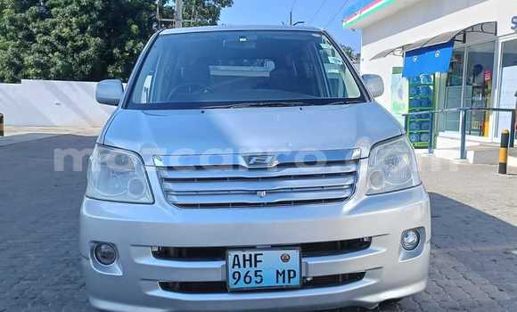 Nunua Ilio tumika Toyota Noah Fedha Gari ndani ya Maputo nchini Maputo Nunua Ilio tumika Toyota Noah Fedha Gari ndani ya Maputo nchini Maputo