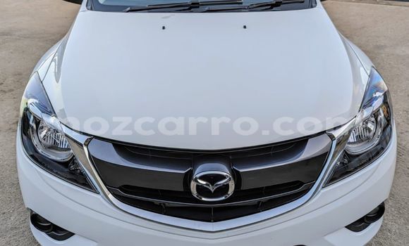 Comprar Usado Mazda BT-50 Branco Carro em Maputo em Maputo