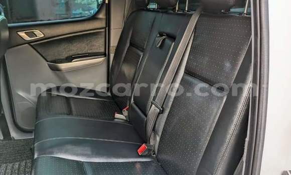 Comprar Novo Mazda BT-50 Branco Carro em Maputo em Maputo Comprar Novo Mazda BT-50 Branco Carro em Maputo em Maputo