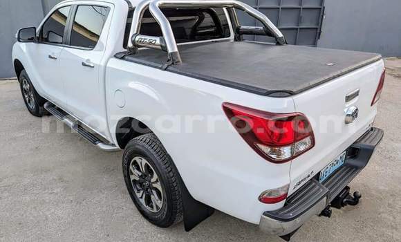 Comprar Novo Mazda BT-50 Branco Carro em Maputo em Maputo Comprar Novo Mazda BT-50 Branco Carro em Maputo em Maputo