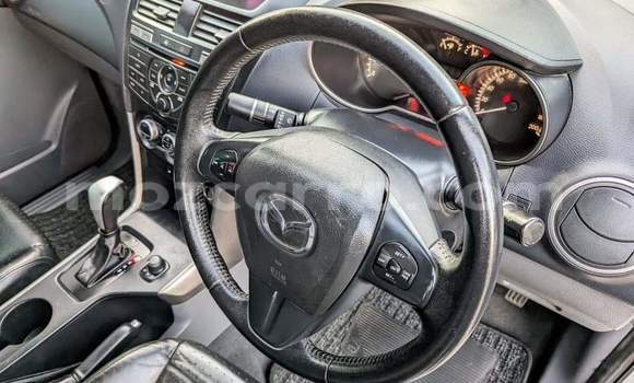 Comprar Novo Mazda BT-50 Branco Carro em Maputo em Maputo Comprar Novo Mazda BT-50 Branco Carro em Maputo em Maputo