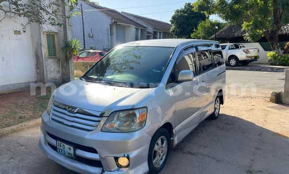 Comprar Usado Toyota Noah Prata Carro em Maputo em Maputo