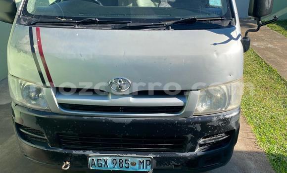 Nunua Ilio tumika Toyota Hiace Fedha Gari ndani ya Maputo nchini Maputo