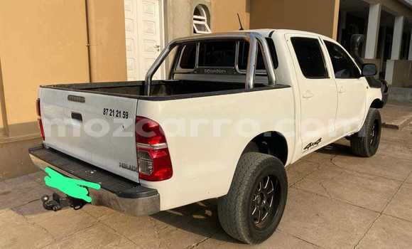 Buy Used Toyota Hilux White Car in Maputo in Maputo Buy Used Toyota Hilux White Car in Maputo in Maputo