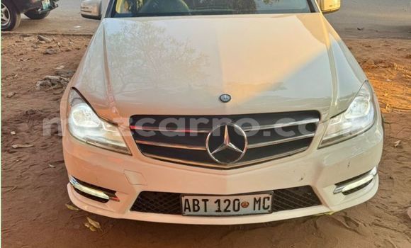 Comprar Usado Mercedes-Benz C180 coupe Branco Carro em Maputo em Maputo Comprar Usado Mercedes-Benz C180 coupe Branco Carro em Maputo em Maputo