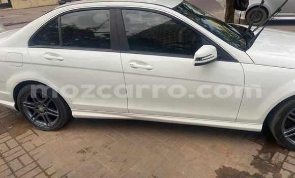 Comprar Usado Mercedes-Benz C180 coupe Branco Carro em Maputo em Maputo Comprar Usado Mercedes-Benz C180 coupe Branco Carro em Maputo em Maputo