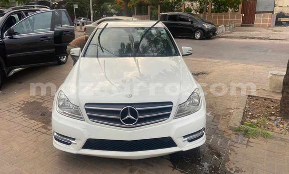 Comprar Usado Mercedes-Benz C180 coupe Branco Carro em Maputo em Maputo Comprar Usado Mercedes-Benz C180 coupe Branco Carro em Maputo em Maputo