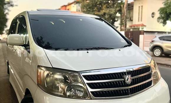 Nunua Ilio tumika Toyota Alphard Nyeupe Gari ndani ya Maputo nchini Maputo