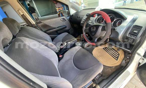 Buy Used Honda Fit White Car in Maputo in Maputo Buy Used Honda Fit White Car in Maputo in Maputo
