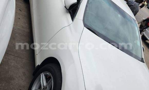 Nunua Ilio tumika Toyota Mark X Nyeupe Gari ndani ya Maputo nchini Maputo Nunua Ilio tumika Toyota Mark X Nyeupe Gari ndani ya Maputo nchini Maputo