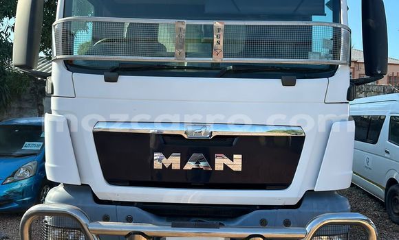 Comprar Usado Mercedes Viano Branco Carro em Maputo em Maputo