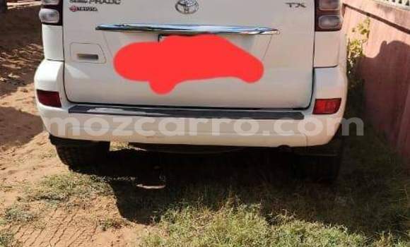 Nunua Ilio tumika Toyota Land Cruiser Prado Nyeupe Gari ndani ya Maputo nchini Maputo Nunua Ilio tumika Toyota Land Cruiser Prado Nyeupe Gari ndani ya Maputo nchini Maputo