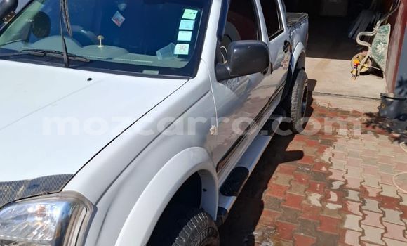 Tenga Tsaru Isuzu KB Chena Mota in Maputo in Maputo Tenga Tsaru Isuzu KB Chena Mota in Maputo in Maputo