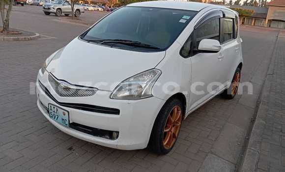 Comprar Usado Toyota Ractis Branco Carro em Maputo em Maputo