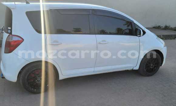 Comprar Usado Toyota Ractis Branco Carro em Maputo em Maputo Comprar Usado Toyota Ractis Branco Carro em Maputo em Maputo