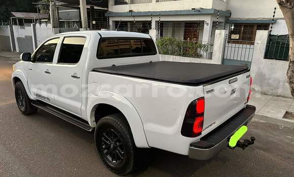 Tenga Tsaru Toyota Hilux Chena Mota in Maputo in Maputo Tenga Tsaru Toyota Hilux Chena Mota in Maputo in Maputo