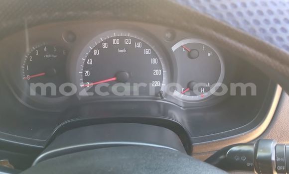 Nunua Ilio tumika Isuzu KB Nyeupe Gari ndani ya Maputo nchini Maputo Nunua Ilio tumika Isuzu KB Nyeupe Gari ndani ya Maputo nchini Maputo