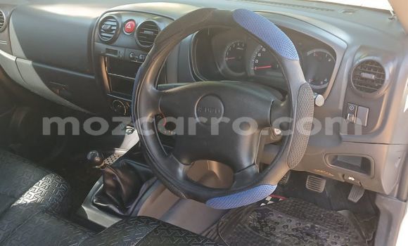 Nunua Ilio tumika Isuzu KB Nyeupe Gari ndani ya Maputo nchini Maputo Nunua Ilio tumika Isuzu KB Nyeupe Gari ndani ya Maputo nchini Maputo