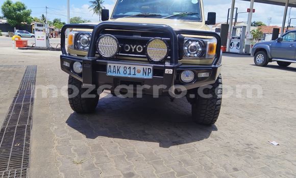 Nunua Ilio tumika Toyota Hilux Brown Gari ndani ya Maputo nchini Maputo Nunua Ilio tumika Toyota Hilux Brown Gari ndani ya Maputo nchini Maputo