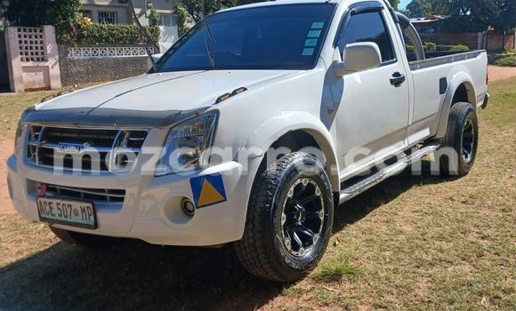 Nunua Ilio tumika Isuzu KB Nyeupe Gari ndani ya Maputo nchini Maputo Nunua Ilio tumika Isuzu KB Nyeupe Gari ndani ya Maputo nchini Maputo