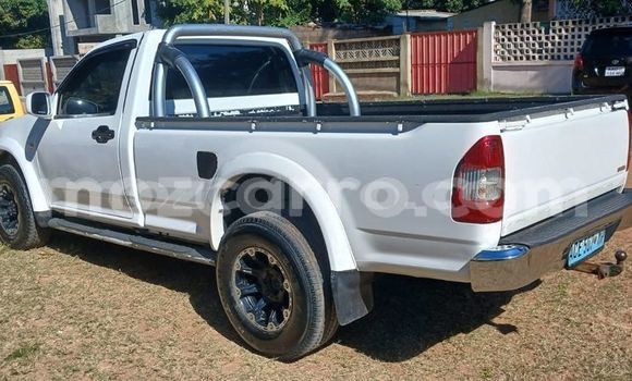 Nunua Ilio tumika Isuzu KB Nyeupe Gari ndani ya Maputo nchini Maputo Nunua Ilio tumika Isuzu KB Nyeupe Gari ndani ya Maputo nchini Maputo