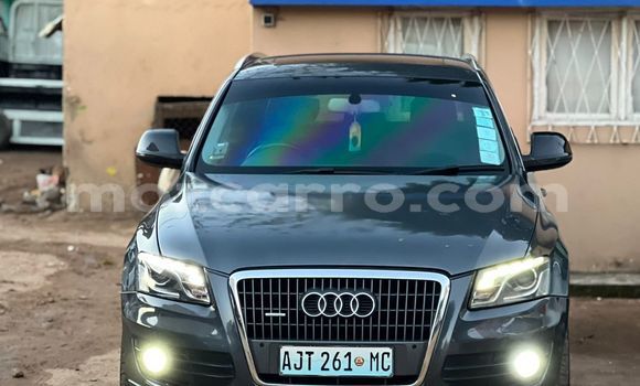 Nunua Ilio tumika Audi Q5 Brown Gari ndani ya Maputo nchini Maputo