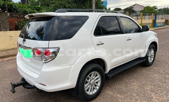 Comprar Novo Toyota Fortuner Branco Carro em Maputo em Maputo Comprar Novo Toyota Fortuner Branco Carro em Maputo em Maputo