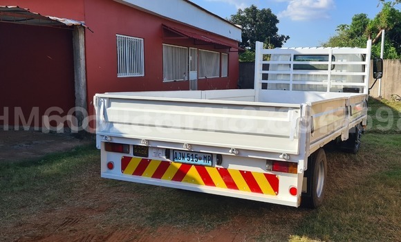 Buy Used Hino 300 Series White Truck in Maputo in Maputo Buy Used Hino 300 Series White Truck in Maputo in Maputo