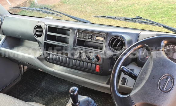 Buy Used Hino 300 Series White Truck in Maputo in Maputo Buy Used Hino 300 Series White Truck in Maputo in Maputo