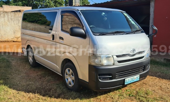 Nunua Ilio tumika Toyota Hiace Fedha Gari ndani ya Maputo nchini Maputo
