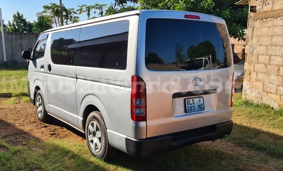 Comprar Usado Toyota Hiace Prata Carro em Maputo em Maputo Comprar Usado Toyota Hiace Prata Carro em Maputo em Maputo