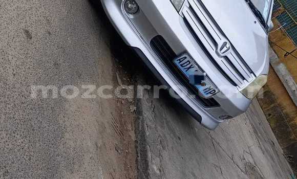 Comprar Usado Toyota IST Prata Carro em Maputo em Maputo