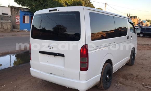 Nunua Ilio tumika Toyota Hiace Nyeupe Gari ndani ya Maputo nchini Maputo Nunua Ilio tumika Toyota Hiace Nyeupe Gari ndani ya Maputo nchini Maputo