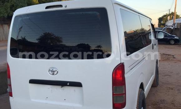 Nunua Ilio tumika Toyota Hiace Nyeupe Gari ndani ya Maputo nchini Maputo Nunua Ilio tumika Toyota Hiace Nyeupe Gari ndani ya Maputo nchini Maputo