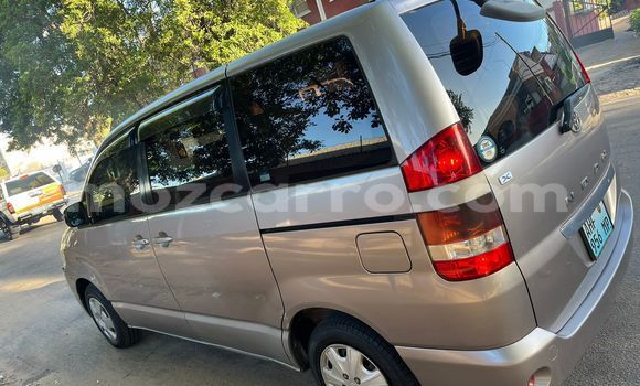Comprar Usado Toyota Noah Castanho Carro em Maputo em Maputo Comprar Usado Toyota Noah Castanho Carro em Maputo em Maputo