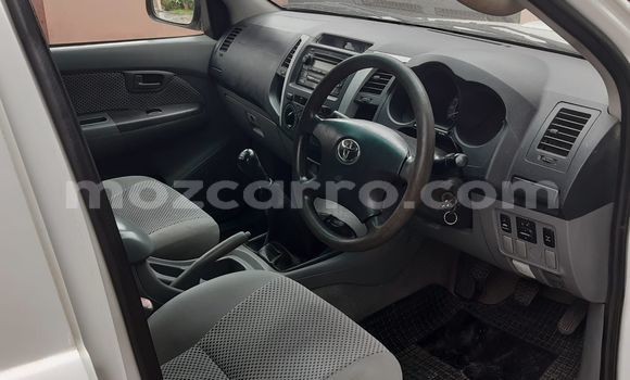 Buy Used Toyota Hilux White Car in Maputo in Maputo Buy Used Toyota Hilux White Car in Maputo in Maputo