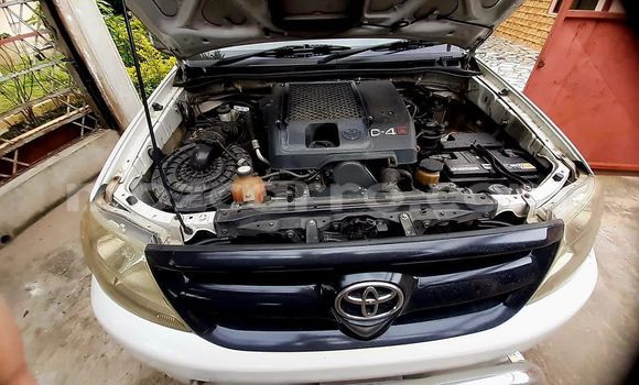 Buy Used Toyota Hilux White Car in Maputo in Maputo Buy Used Toyota Hilux White Car in Maputo in Maputo