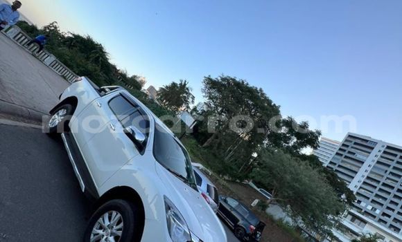 Comprar Usado Mazda BT-50 Branco Carro em Maputo em Maputo Comprar Usado Mazda BT-50 Branco Carro em Maputo em Maputo